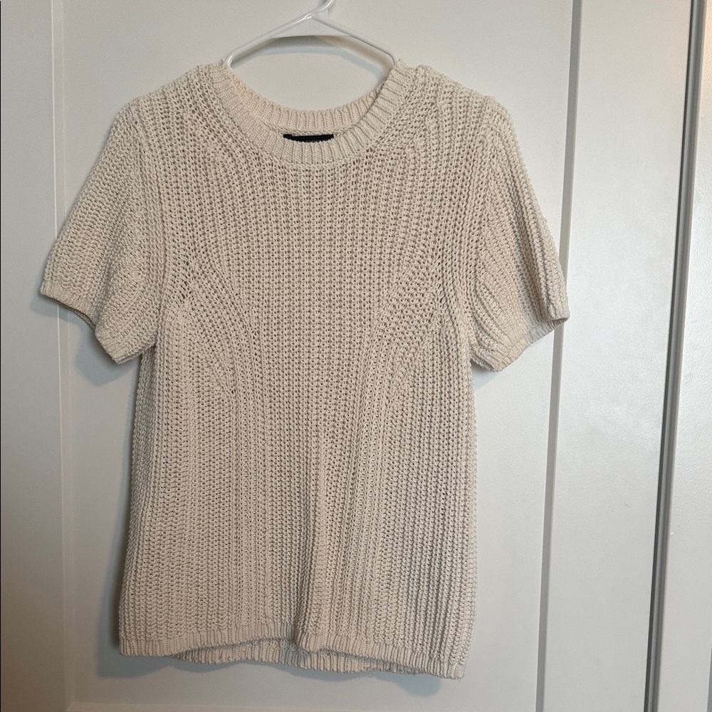 Banana Republic Cream Crew Neck Sweater size small
